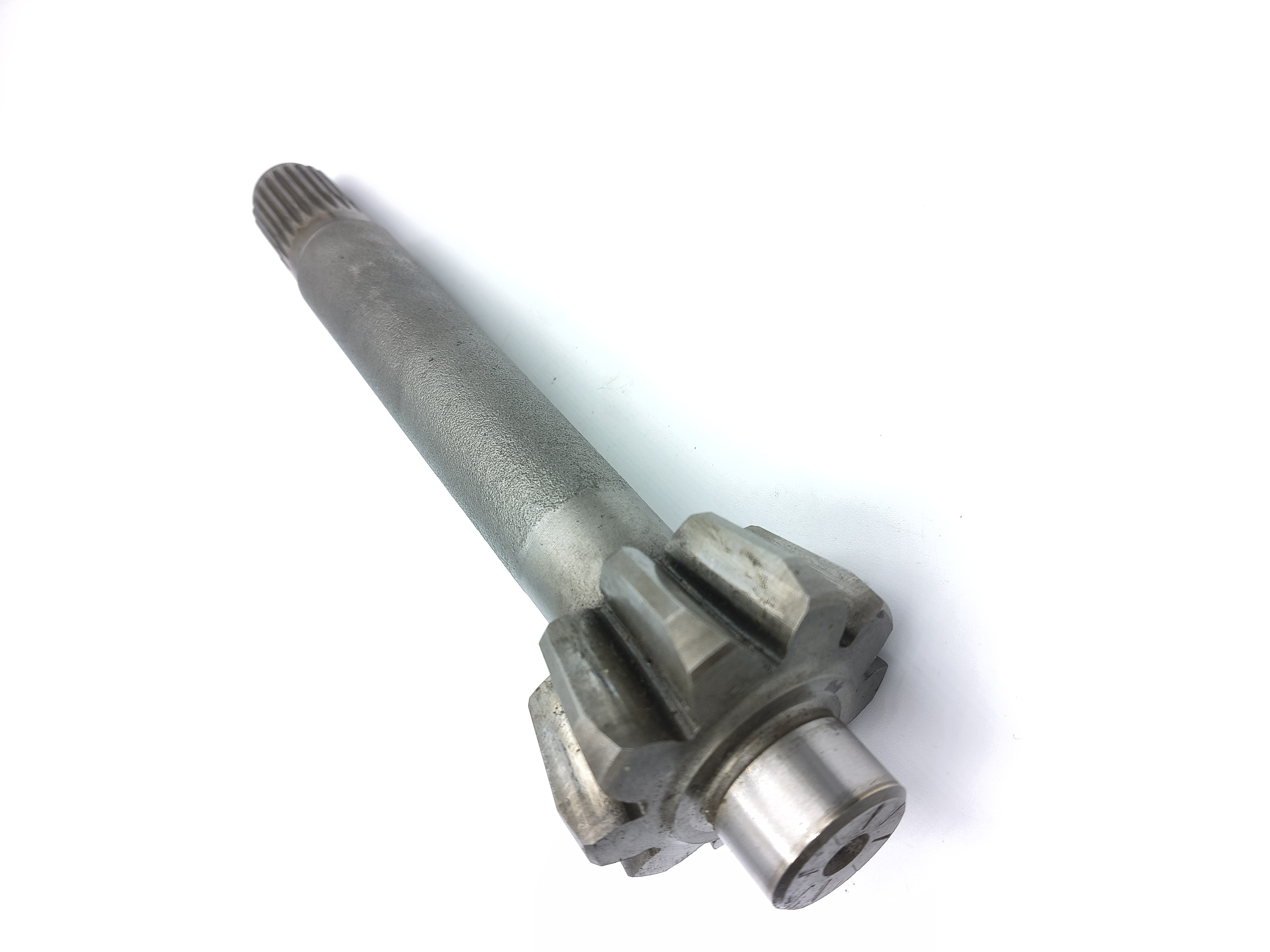 Gear Shaft Pinion 9 Teeth Kubota : 6A320-57210